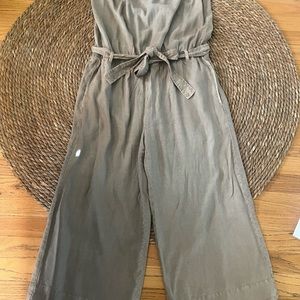 Cloth & Stone Anthropologie size L jumpsuit/romper strapless.